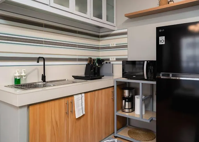 Apartment Newly Renovated Pasig With Pool And Fiber Wi-fi Manila