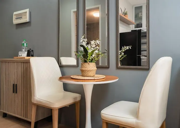 Newly Renovated Pasig With Pool And Fiber Wi-fi Apartment *