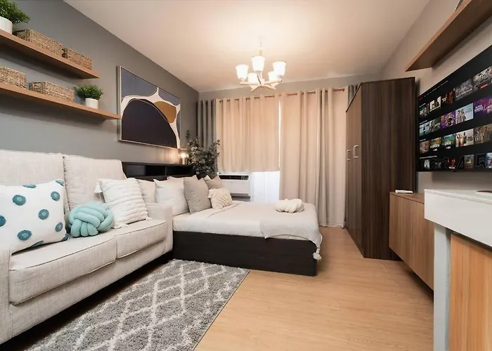 Apartment Newly Renovated Pasig With Pool And Fiber Wi-fi *